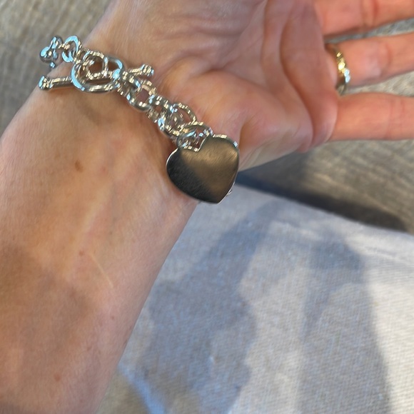 Sterling Rolo style bracelet with Sterling heart charm. - Picture 9 of 10